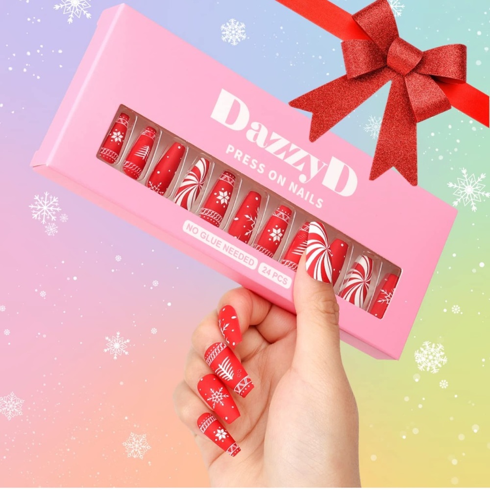 DazzyD Christmas Red Press on Nails with Design (24 Pcs) No Glue Needed. NWT.